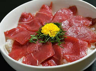 マグロ鉄火丼